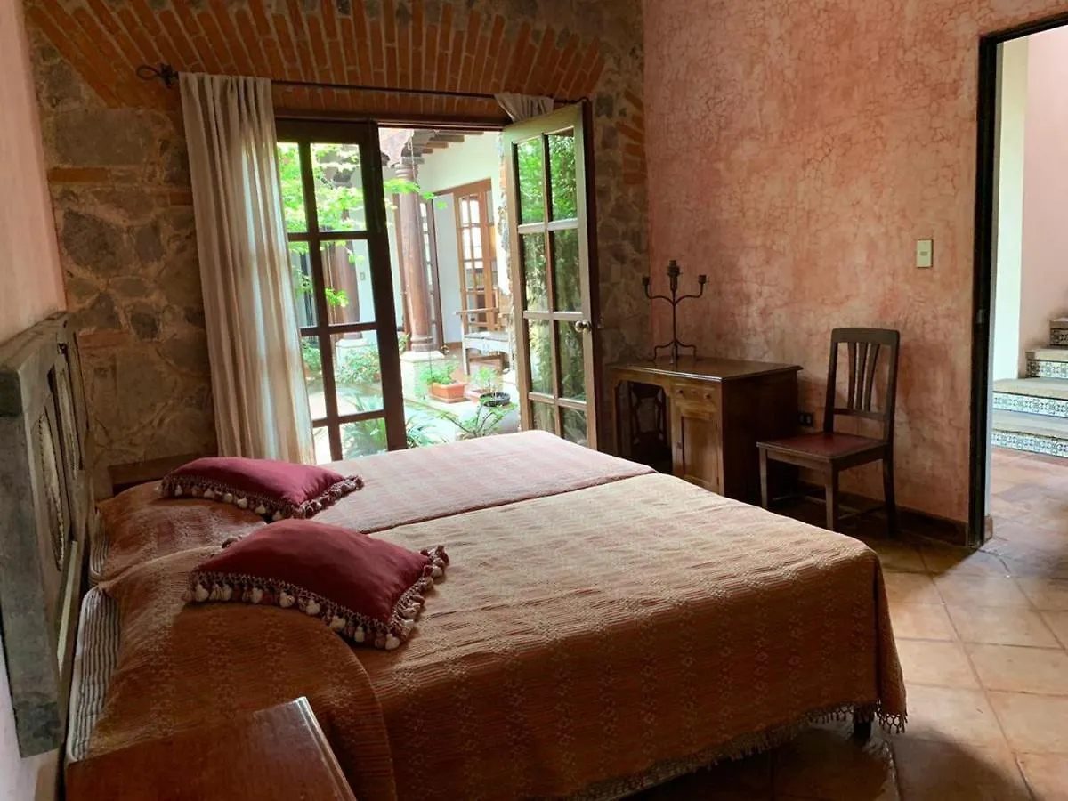 Habitacion En Linda Casa Muy Tranquila Antigua Guatemala